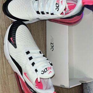 Nike W Air Max 270